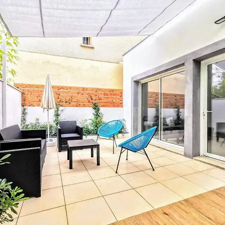 Jolie Avec Jacuzzi Hopitaux Facultes